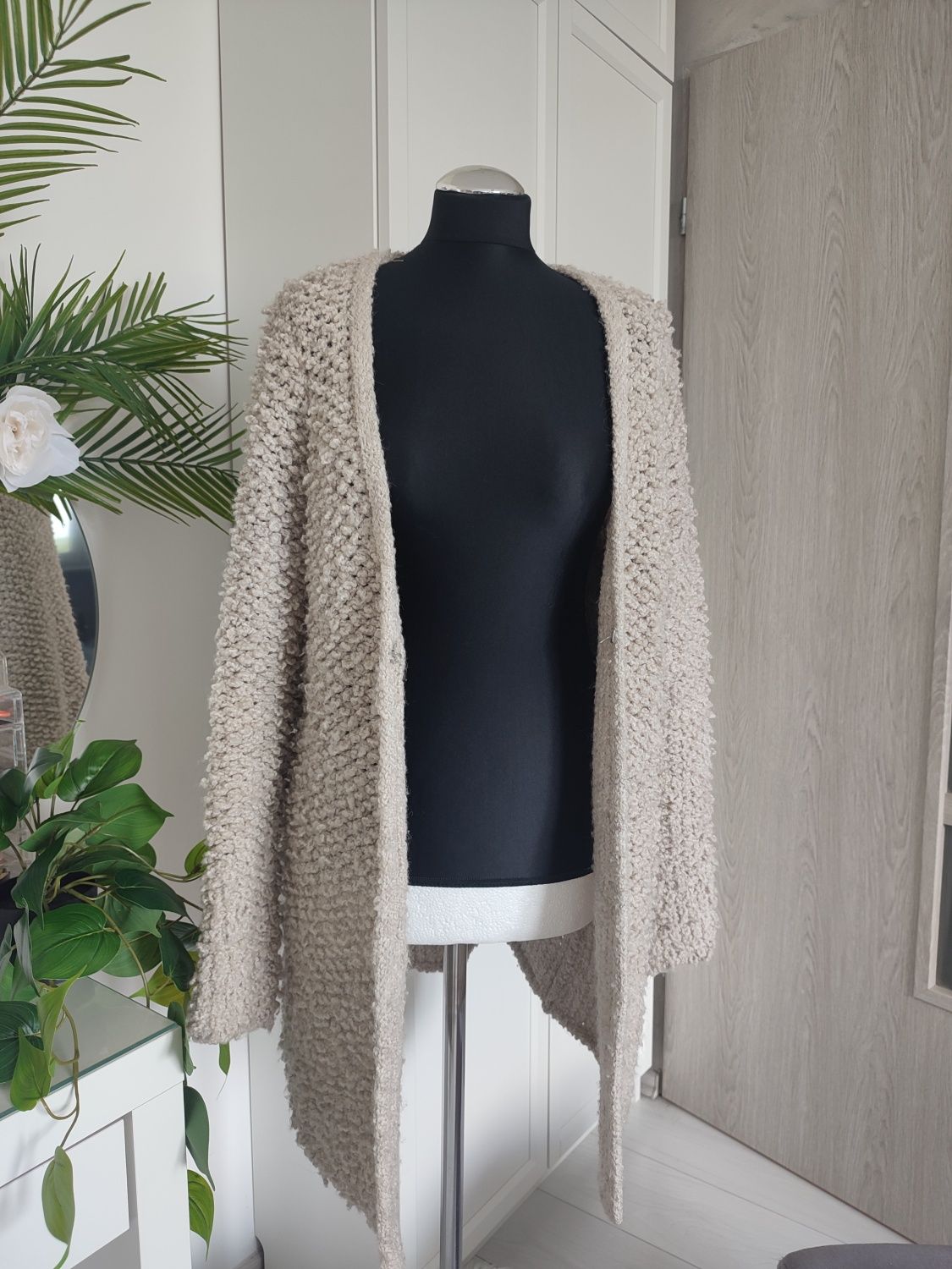 Długi sweter Boho gruby beżowy kremowy damski oversize rozmiar 40 L