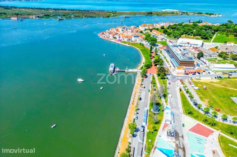 Apartamento T3 R/C Novo, Condomínio Colina do Outeiro, Seixal