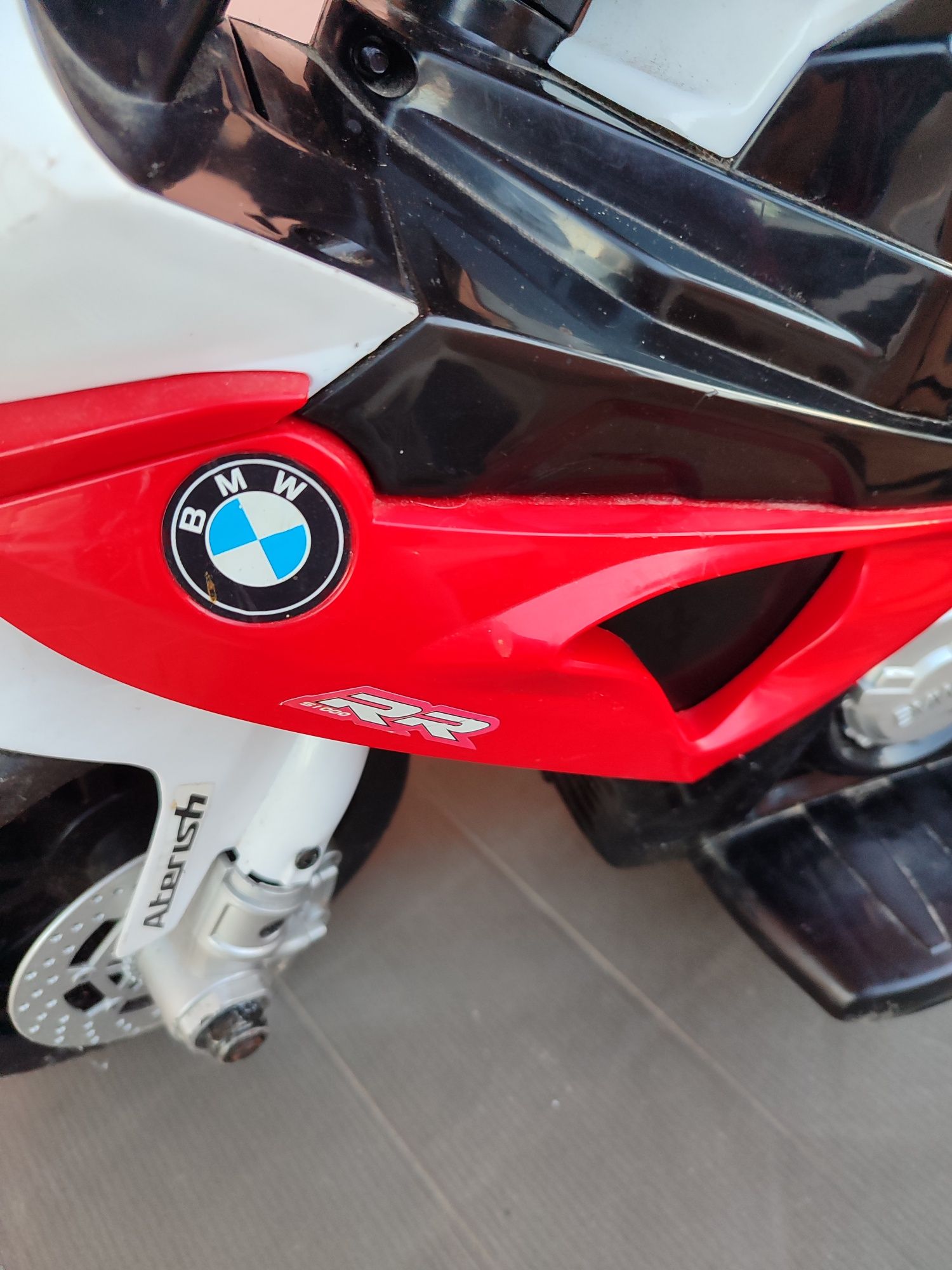 Moto elétrica para criança