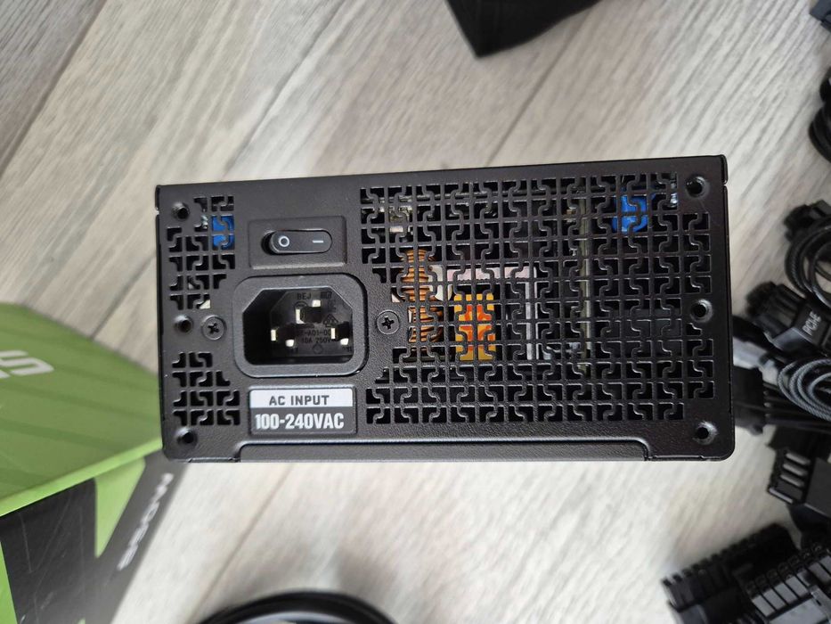 свіжий SFX блок живлення 850W GOLD PCIe 5.0. Gamemax GS-850G. Trade-in