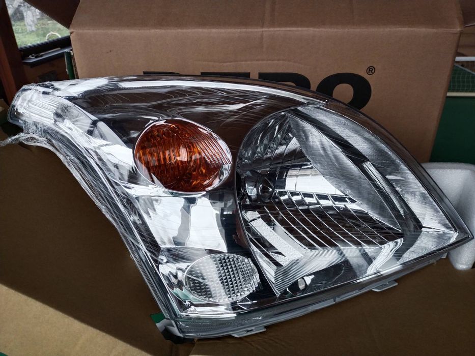 Нові передні фари Depo на Toyata LC Prado 120