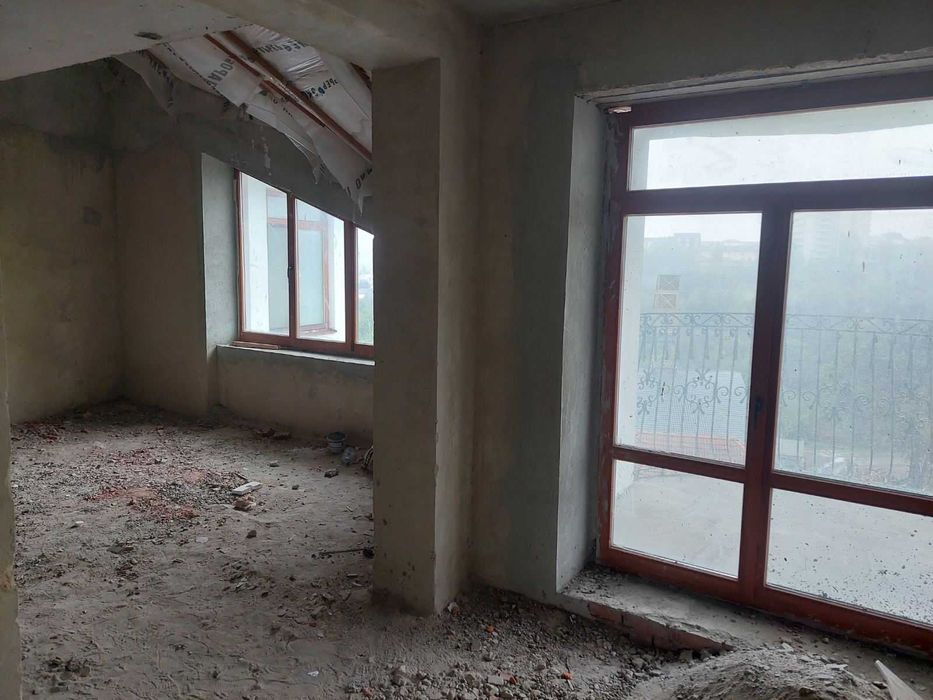 ПРОДАЖ 3 кім. квартира 125 м. кв. вул Бориславська м. Трускавець