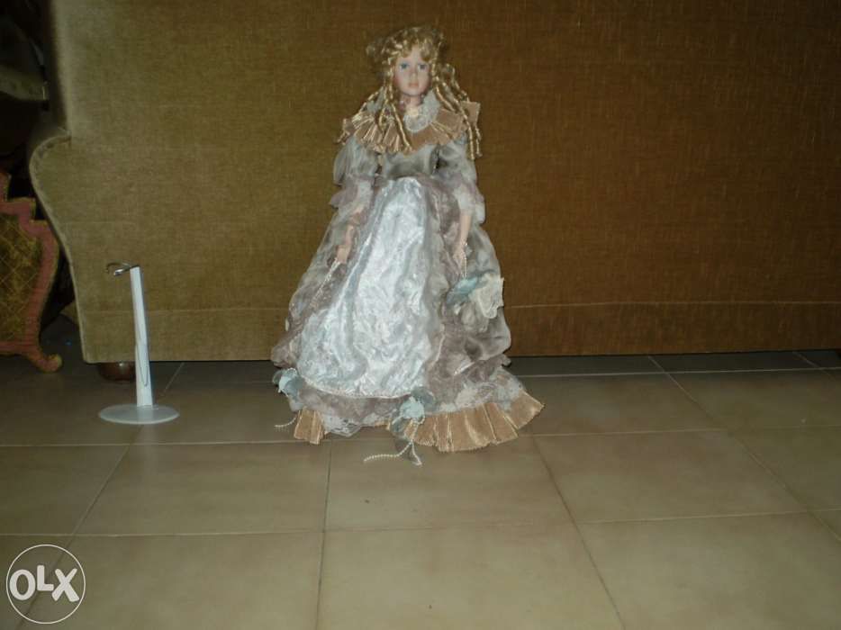 Boneca de porcelana