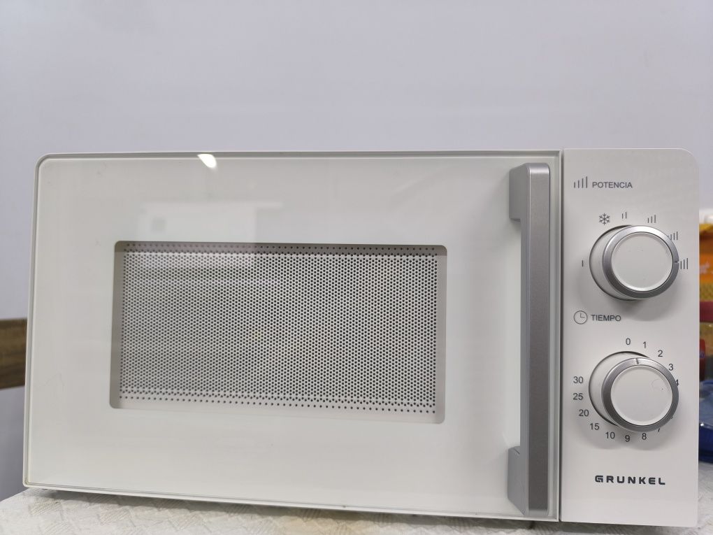 Grunkel MW-20MI Micro-ondas 20L 700W Branco