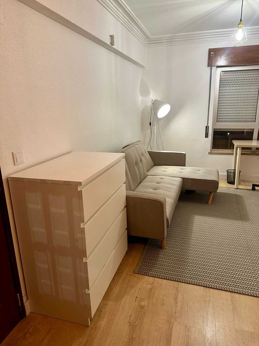 Quarto para arrendar em Paço DArcos, com área de 20m2, mobilado