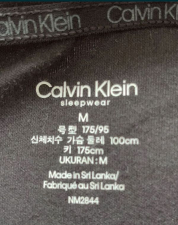 Vendo Pijama Calvin Klein.