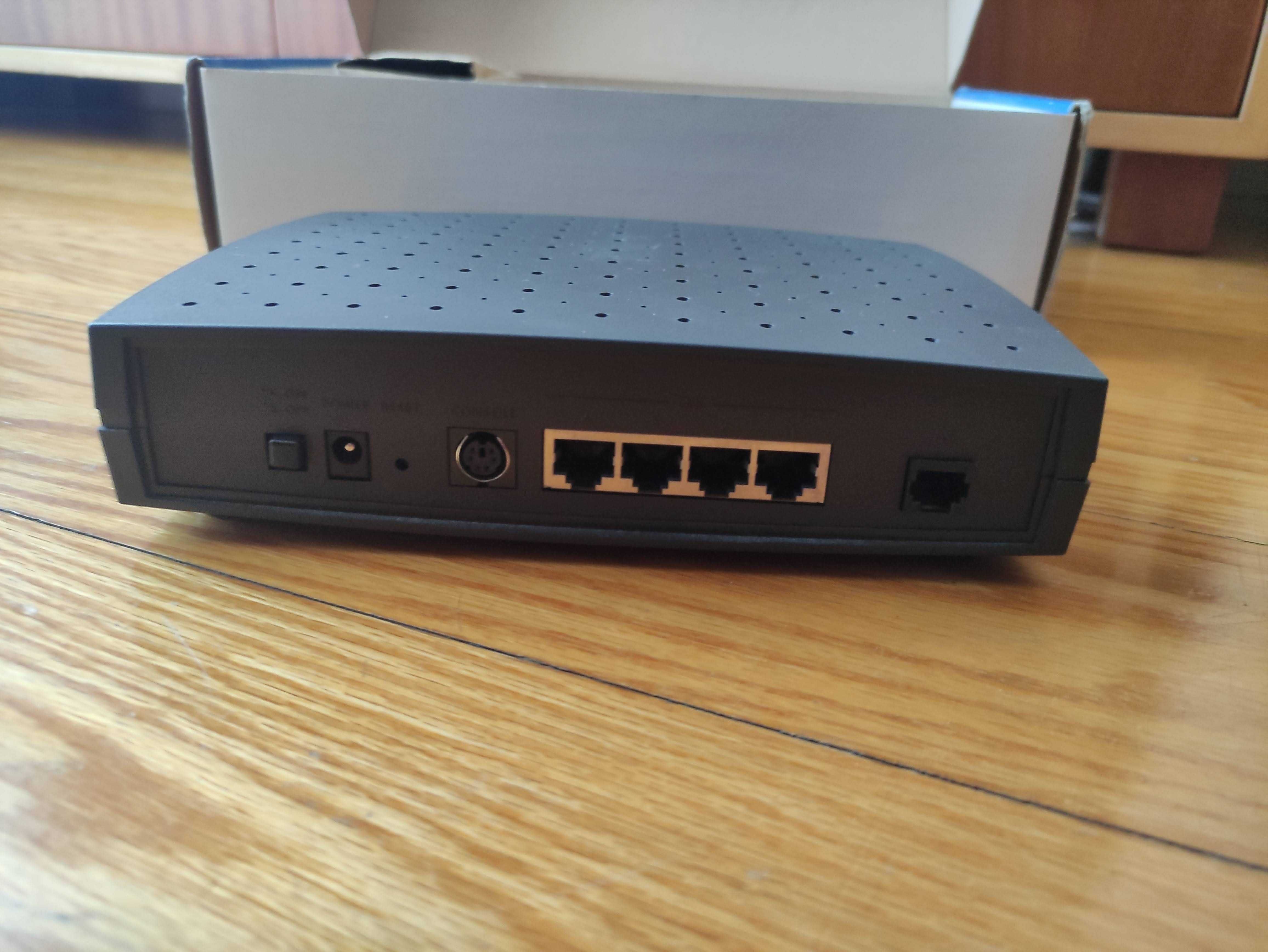 Prestige 650H HW Series – ADSL Router – Usado como Novo