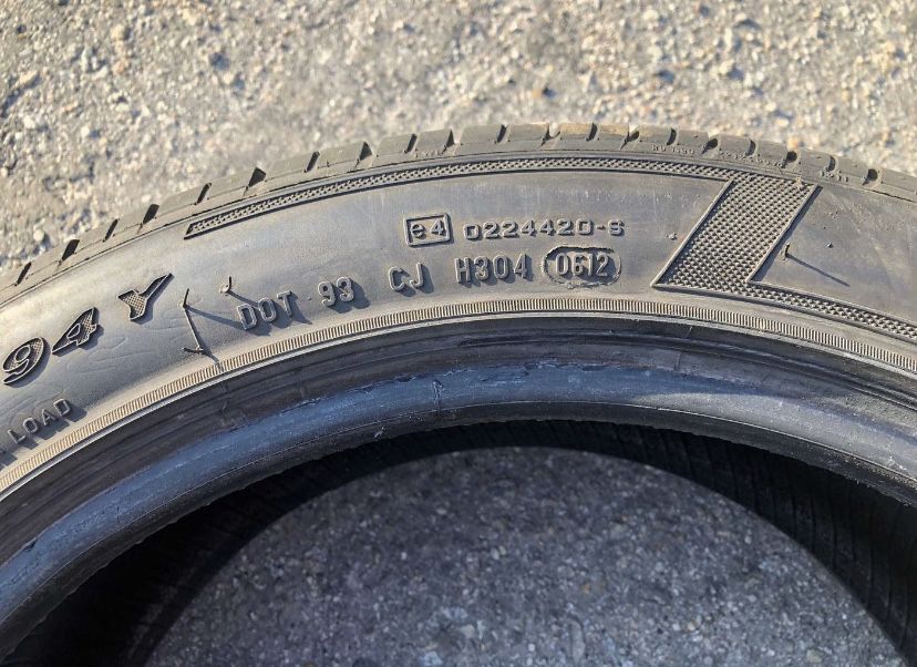 17 225 45 Pirelli Zero Rosso 91Y