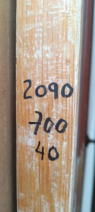 Portas em madeira vários tamanhos puxador em latao