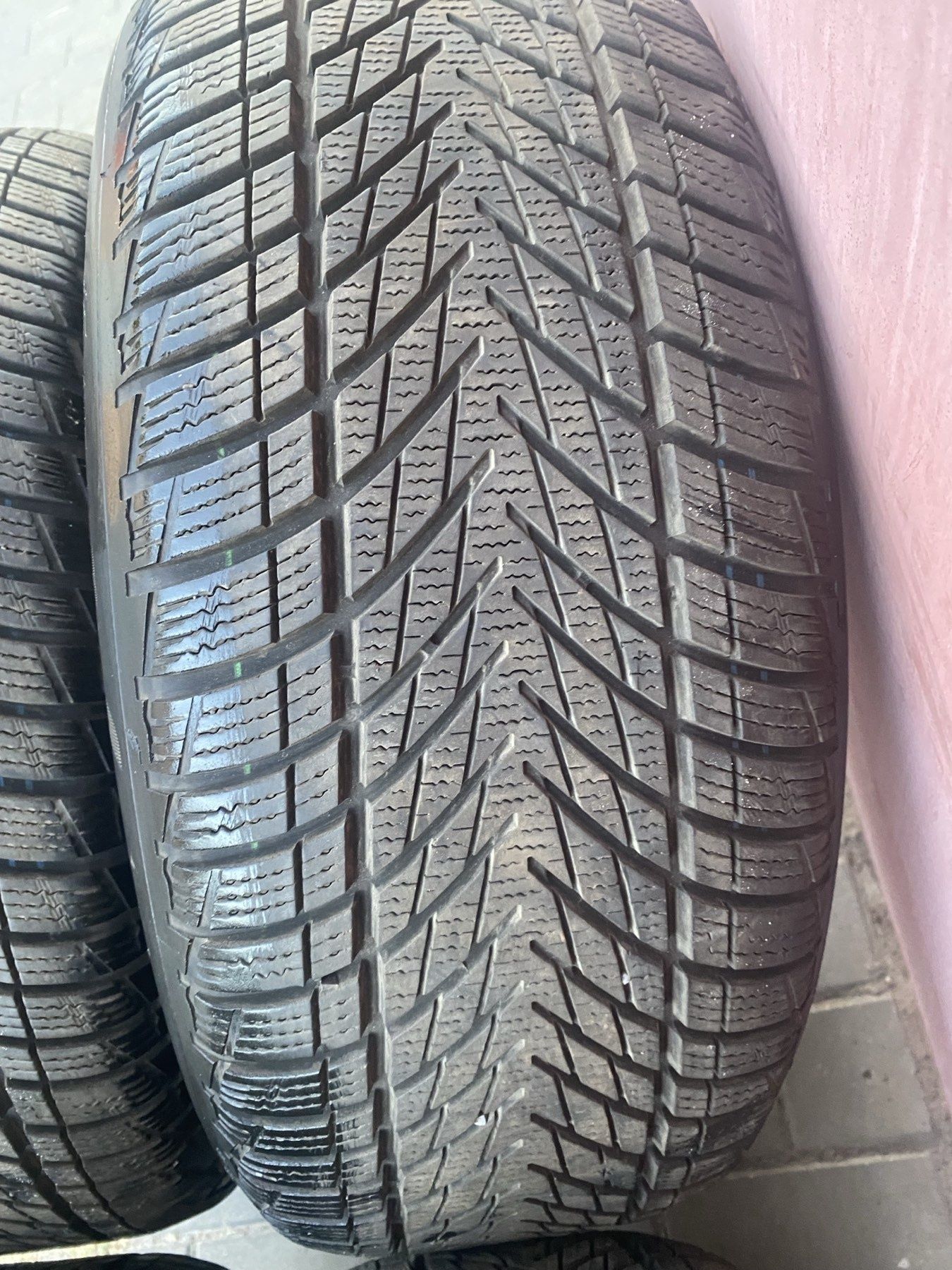 Зимові шини Good Year perfomance 3 225/55 R17 101V 2023 року,