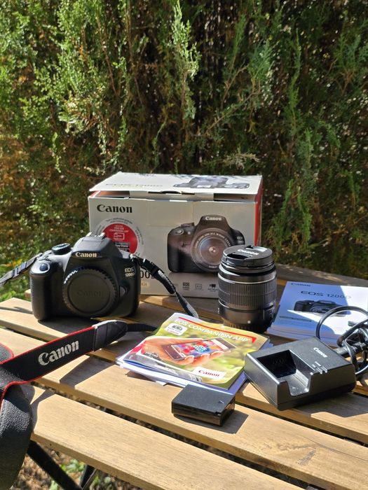 Цифровий дзеркальний фотоапарат Canon EOS 1200D