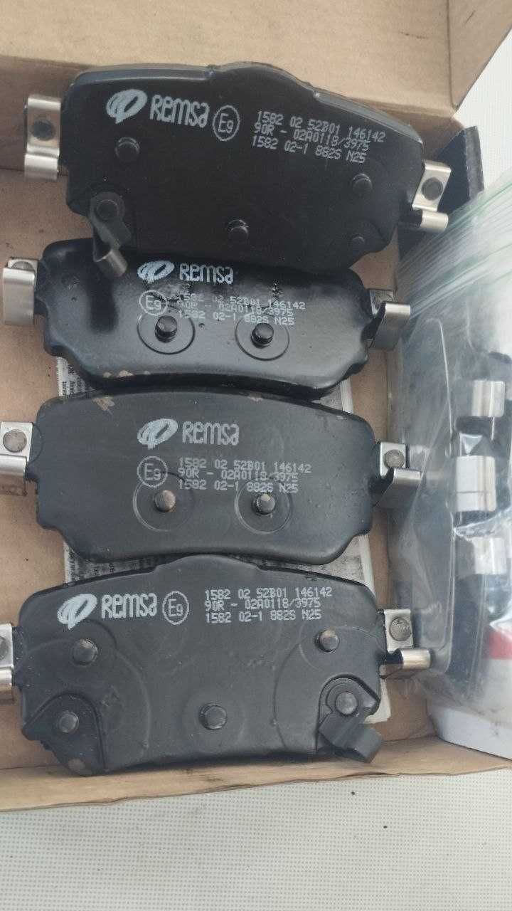 Гальмівні колодки REMSA 158202 Qashkai II, REMSA 123100 Camry I, RAV4