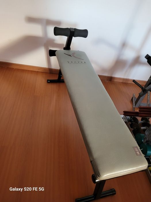 Equipamento de musculação, treino