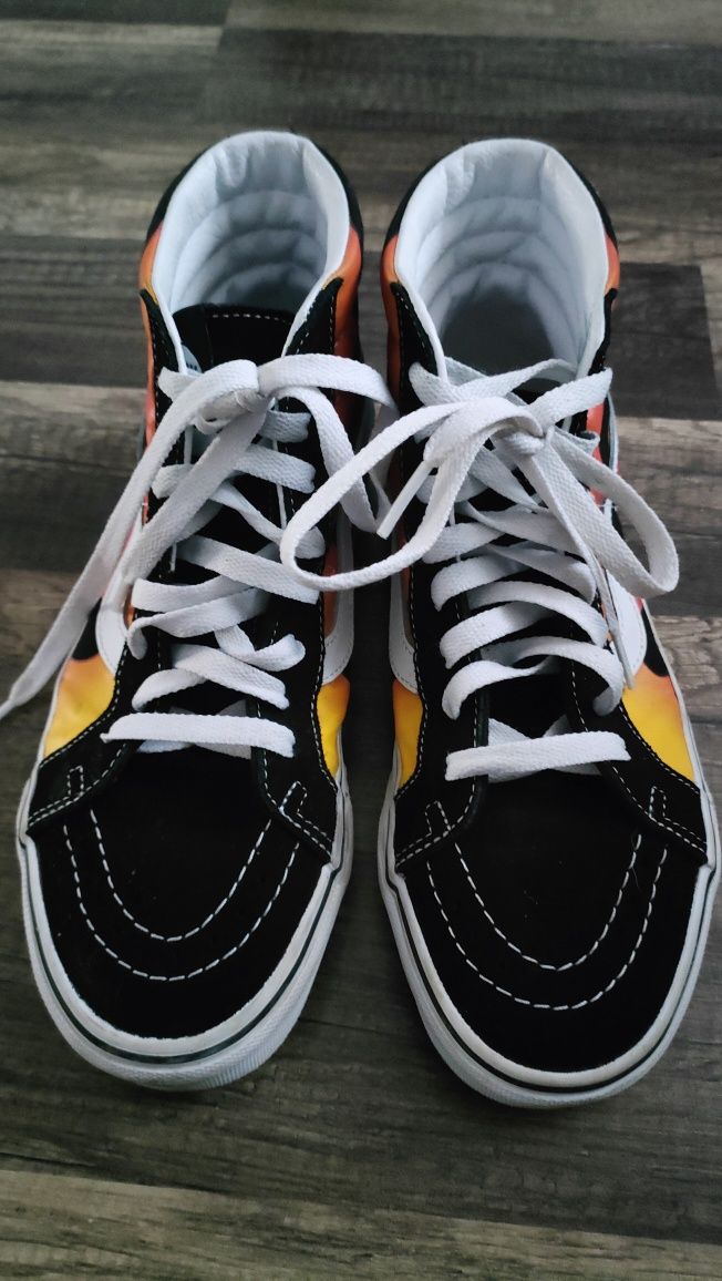 świetne wysokie trampki Vans SK8-Hi. w super stanie