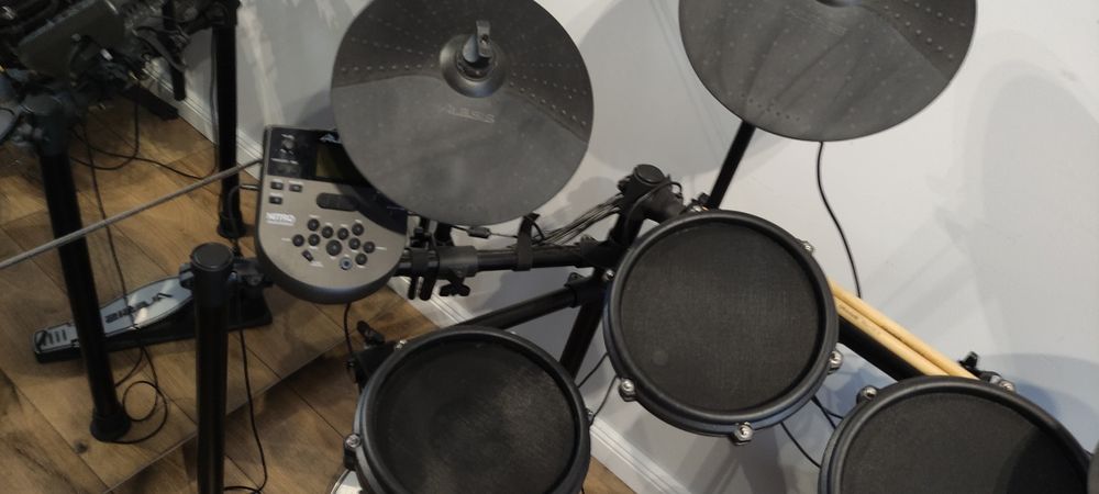 Perkusja elektroniczna Alesis nitro mech kit