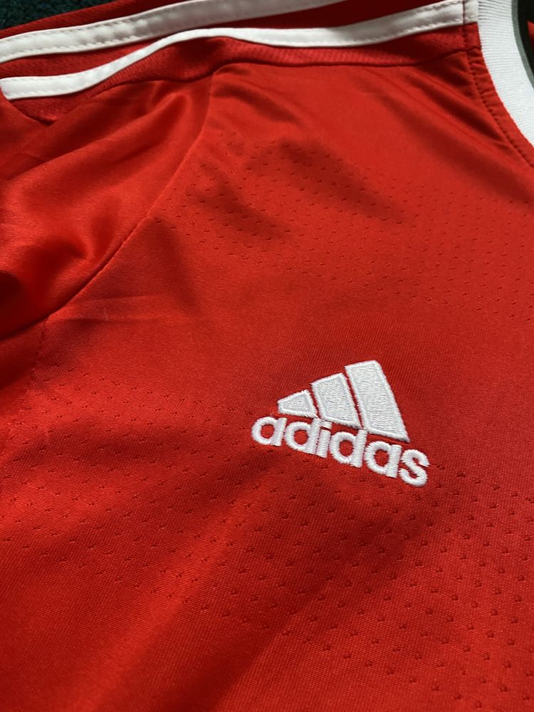 Футболка Adidas Manchester United з логотипом/Нові колекції/Оригінал
