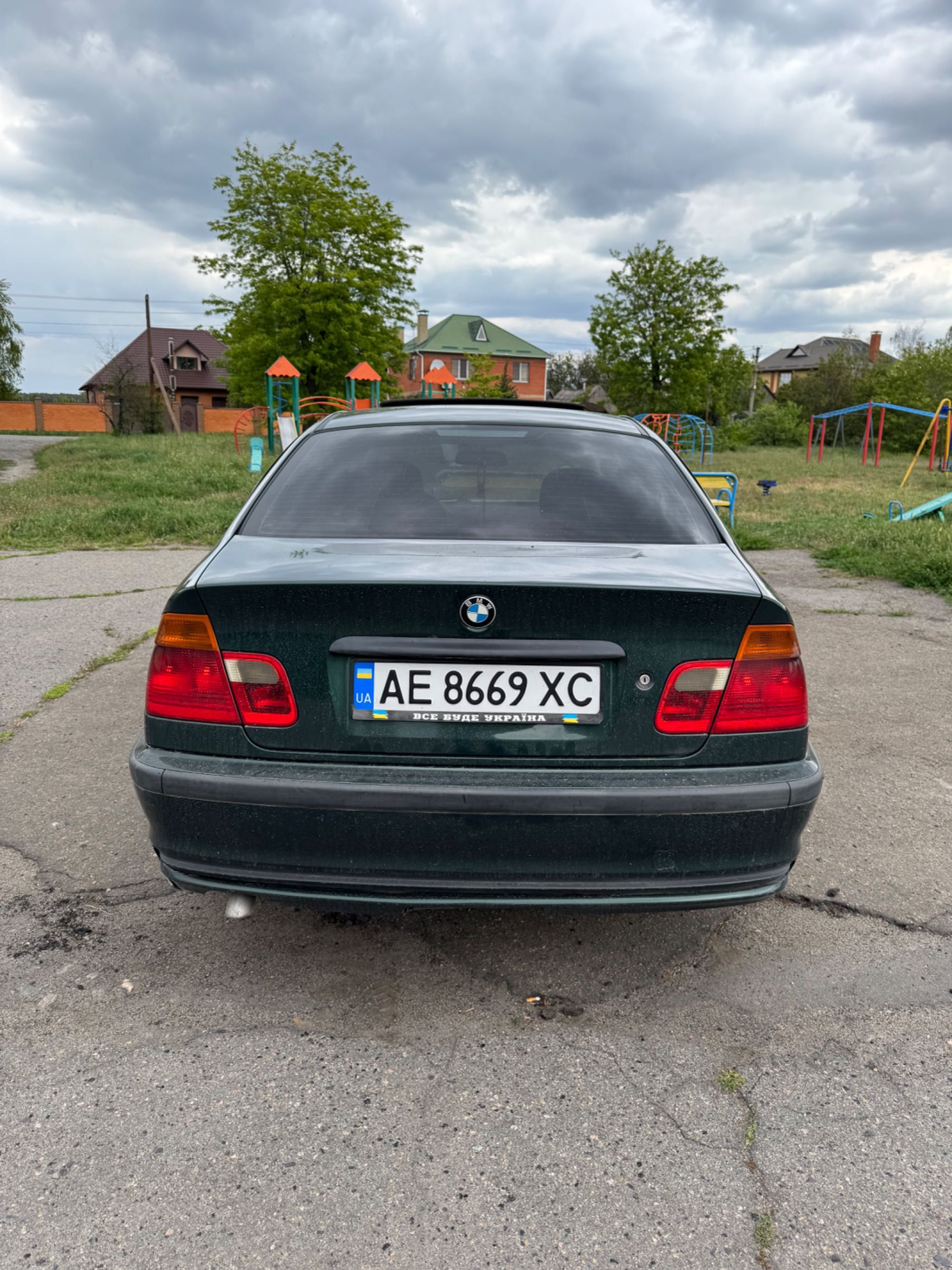 Продам машину BMW 320D