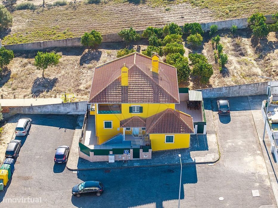 Moradia T4 para venda