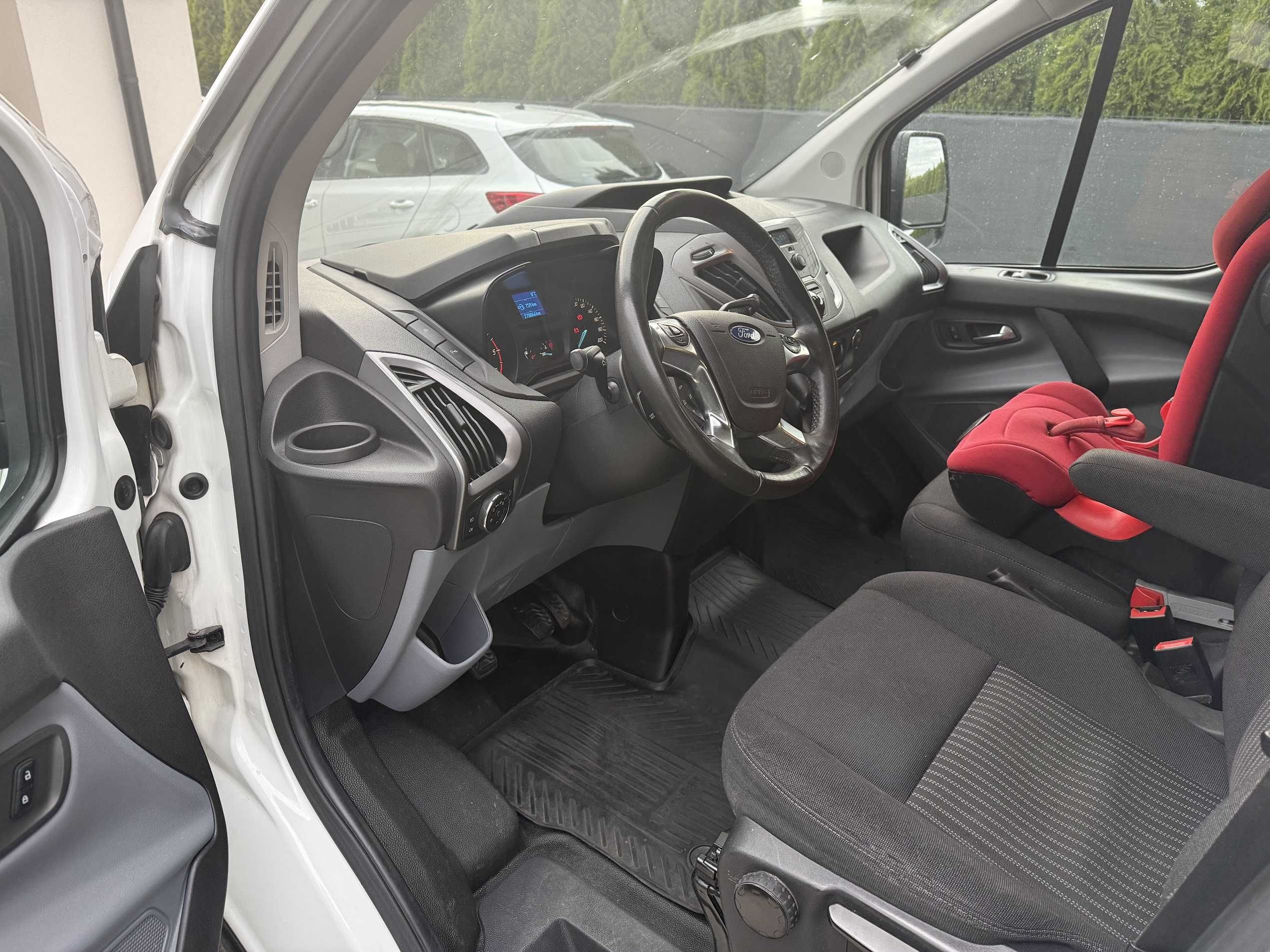 Wynajem busa dostawczego Ford Transit  hak VAT 23% wypożyczalnia aut