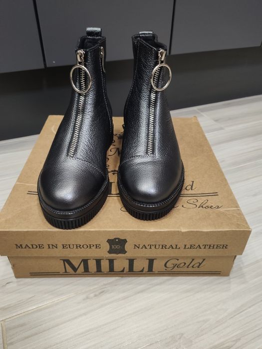 Жіноче зимове шкіряне взуття