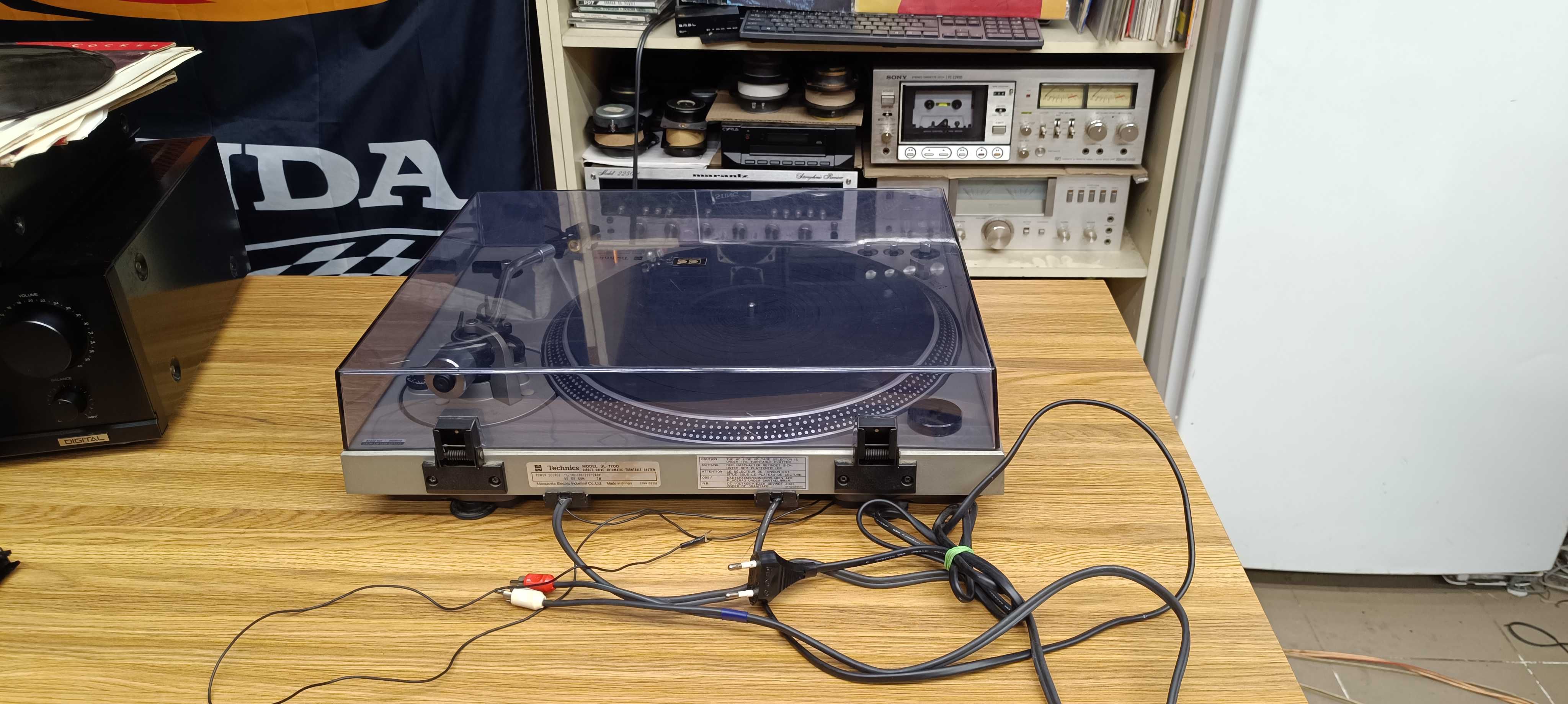 Вініловий програвач Technics SL-1700