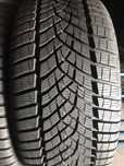 235/40/18 R18 Goodyear Ultra Grip Perfomance GEN1 4шт зима