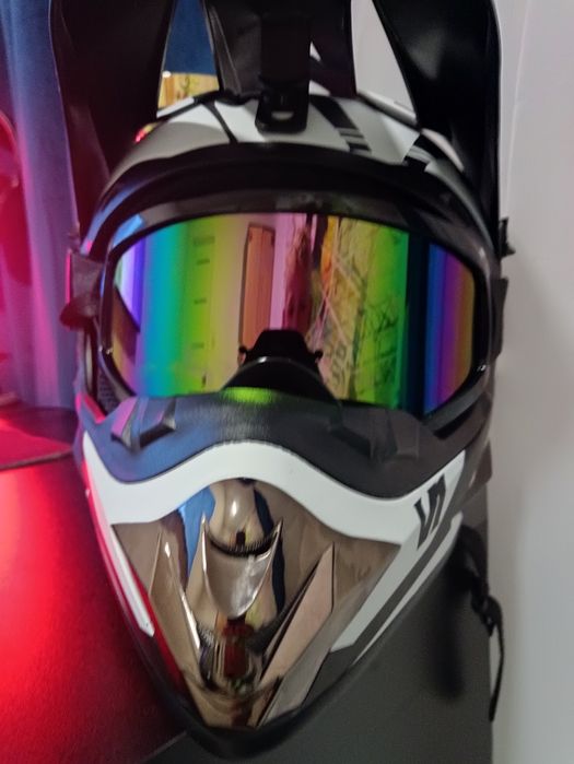 Sprzedam kask fox biały
