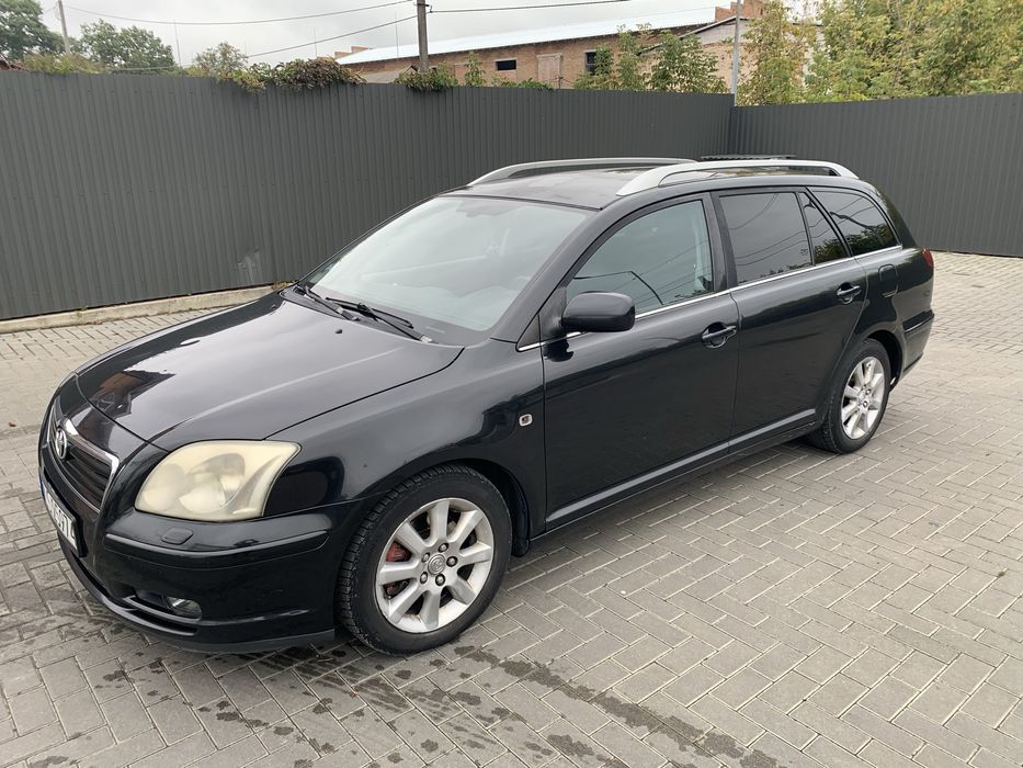 Toyota Avensis 2005 рік