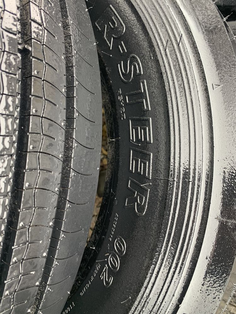 B63. 205/75/17,5 Bridgestone R-steer 002