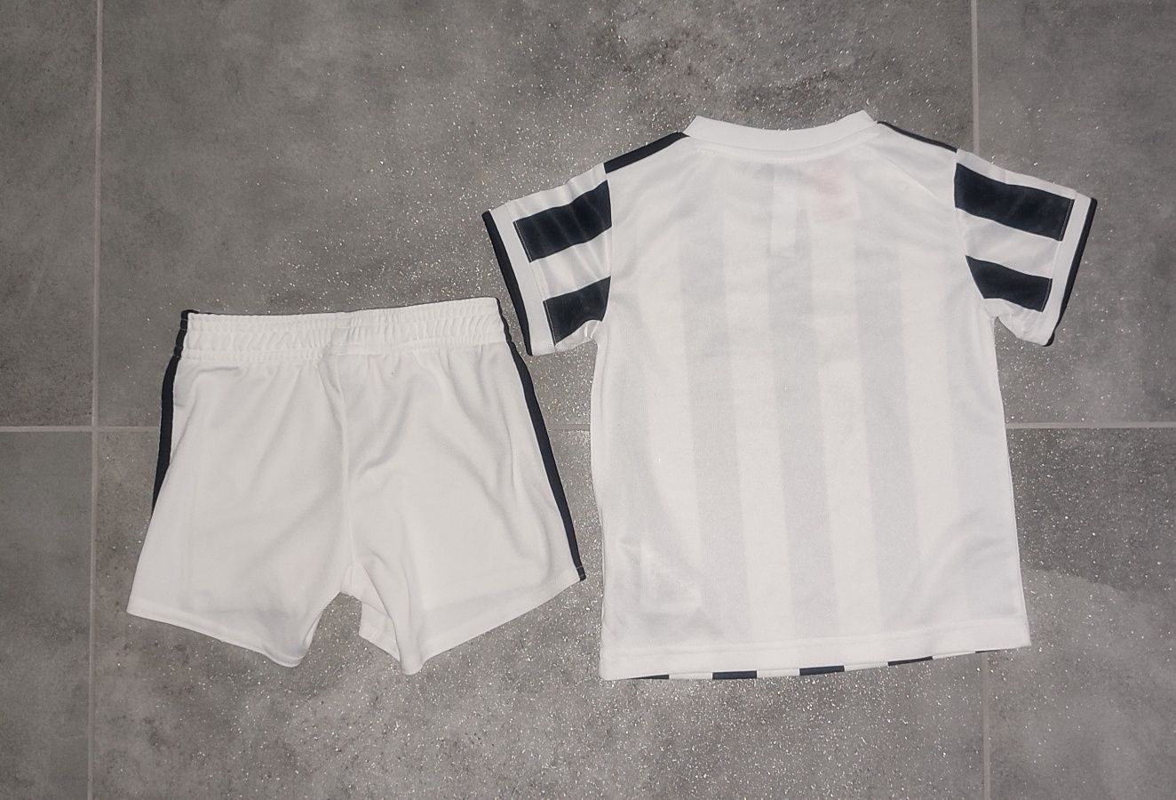 Komplet Adidas Juventus r. 12-18 m-c NOWY spodenki koszulka