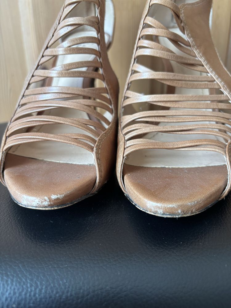 Buty na obcasie marki Bata, rozmiar 38