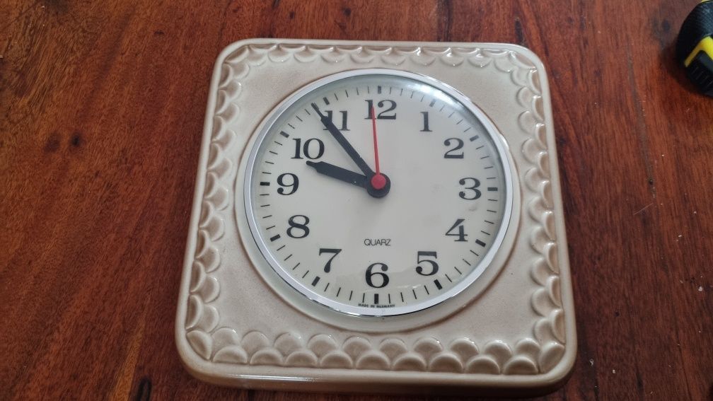 Stary zegar kuchenny ścienny ceramiczny wiszący