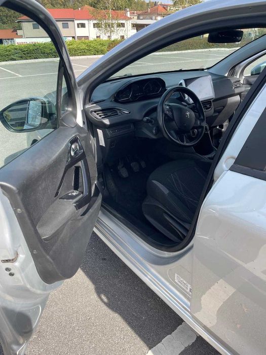 Peugeot 208 1.4 hdi
