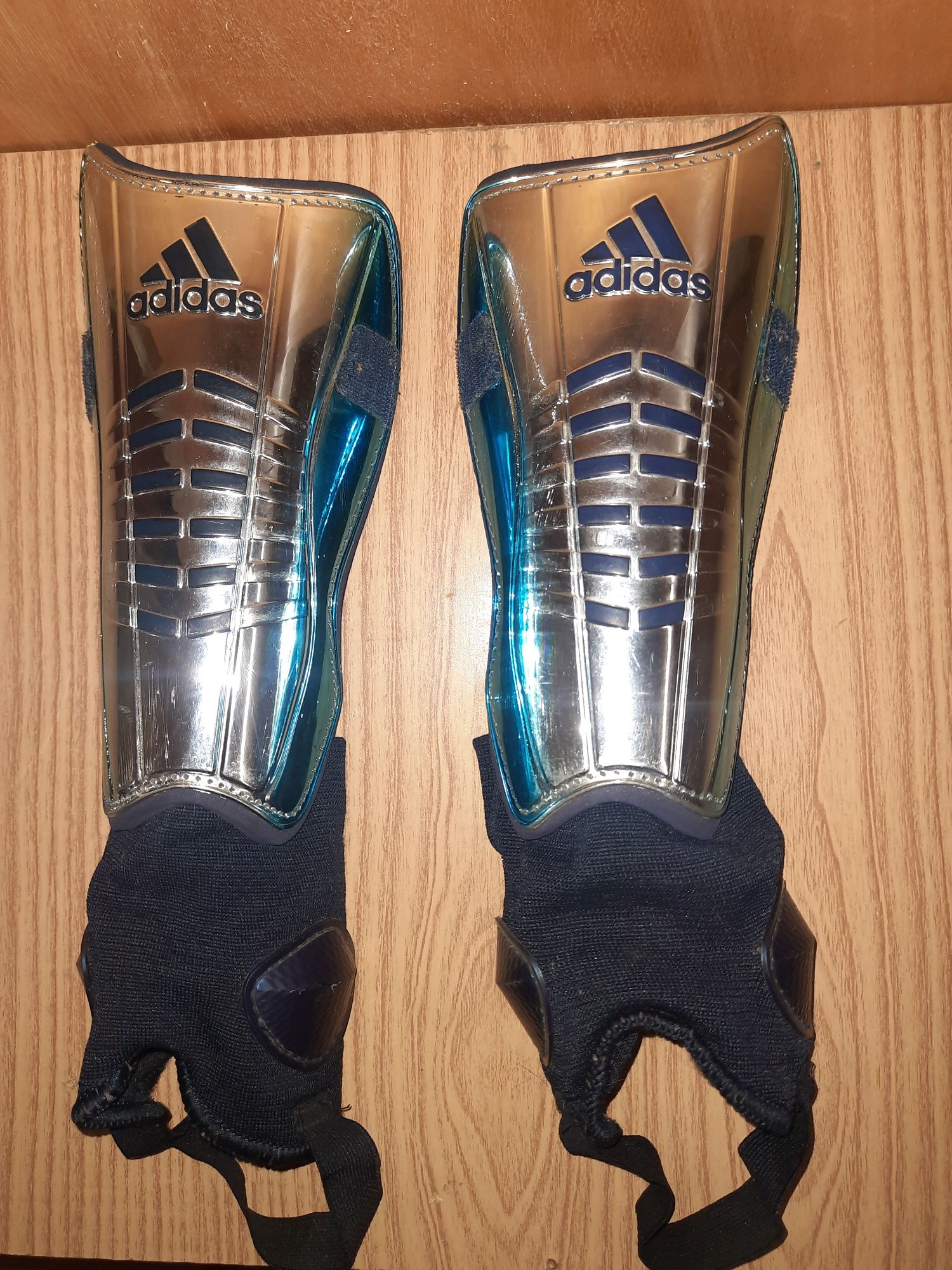 Футбольные щитки детские Adidas