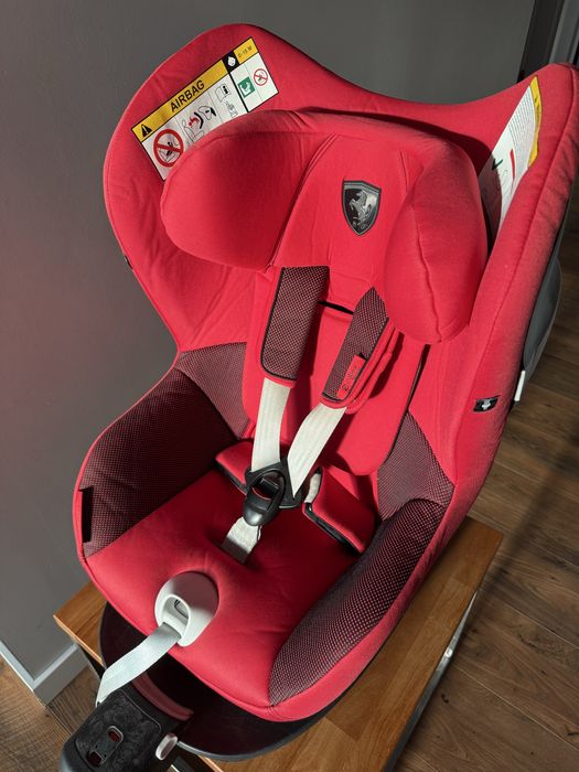Fotelik z bazą Cybex Sirona M2 i-Size Scuderia Ferrari