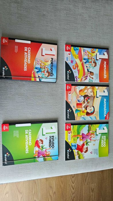 Livros escolares Novos