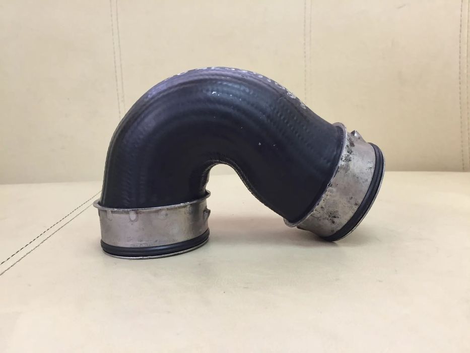 RURA WĄŻ PRZEWÓD POWIETRZA INTERCOOLERA PASSAT B5 FL 1.9TDI 3B0145834AC