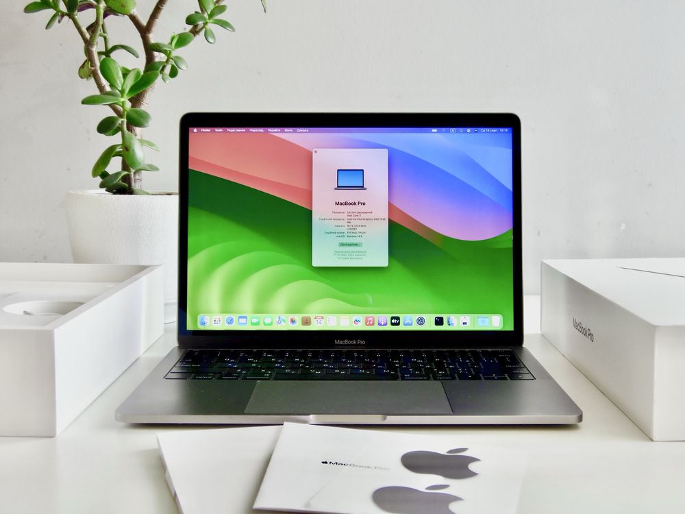 MacBook Pro 13” i5 8/256 Gb M2 Retina XDR 2018 стан нового