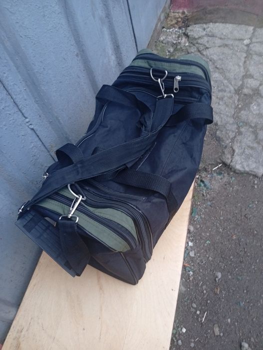 Сумка спортивная дорожная Puma. в хорошем состоянии.