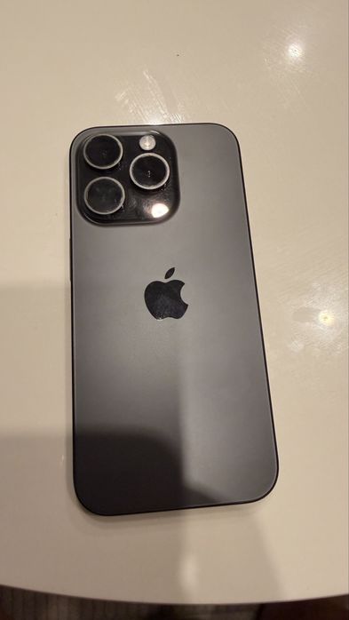 Iphone 15 pro idealny