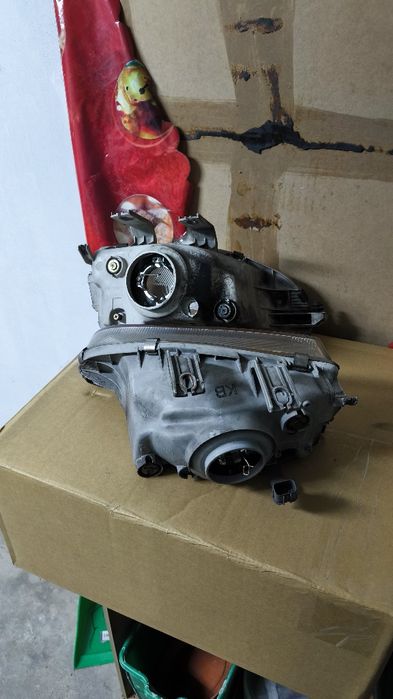 Faróis fundo branco