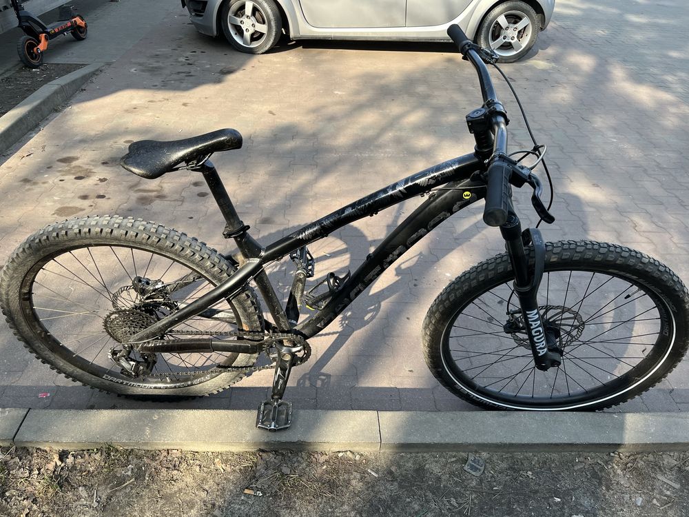 Rower Dartmoor hornet 2024 (dh freeride enduro mtb)