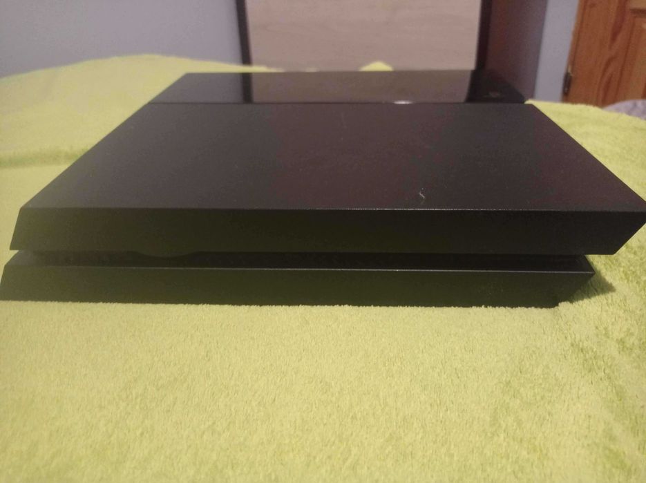 Konsola ps4 +Gra