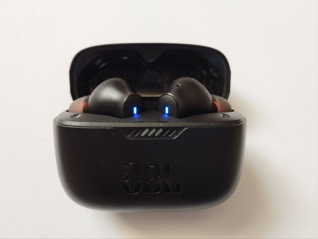 Навушники вкладиші бездротові TWS JBL Tune 230 NC