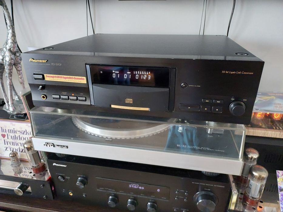 Pioneer PD-S707 z pilotem