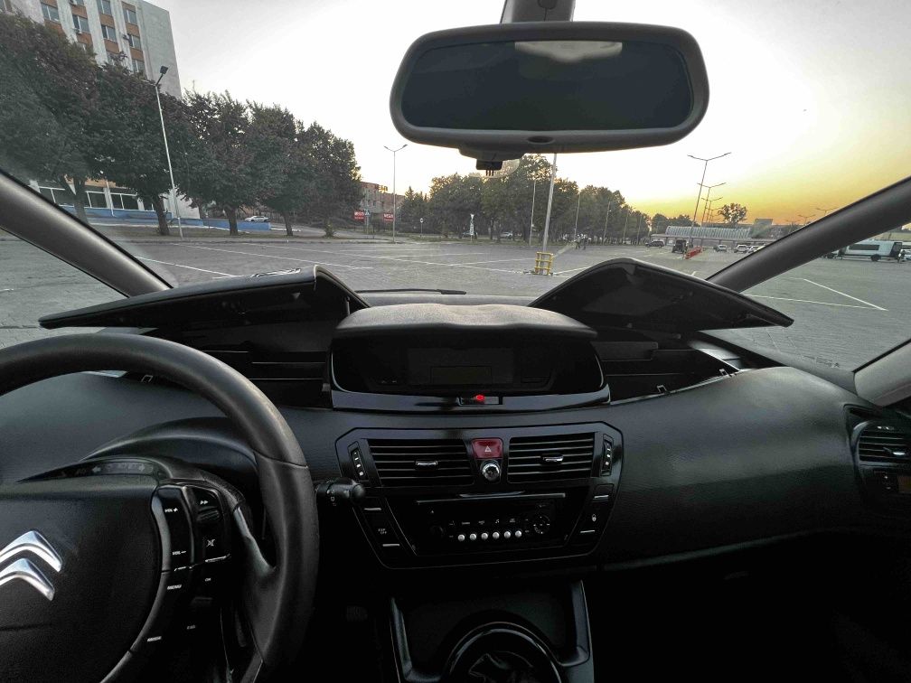Продаю автомобіль Citroen C4 grand picasso