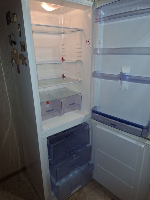 Продам холодильник Снайге