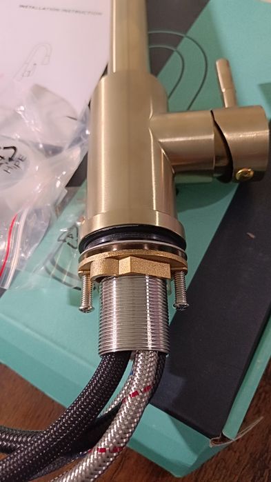 Bateria umywalkowa z wyjmowana wylewka