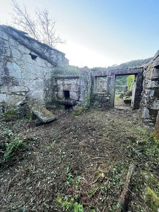 Casa em granito para restauro