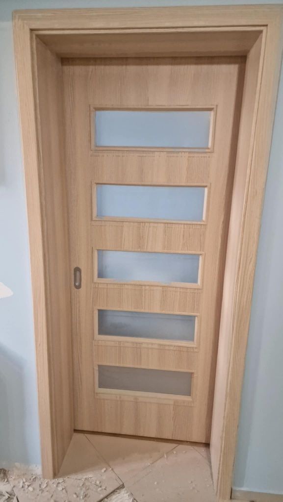 Drzwi 80 z futryna regulowana na mur 30 cm